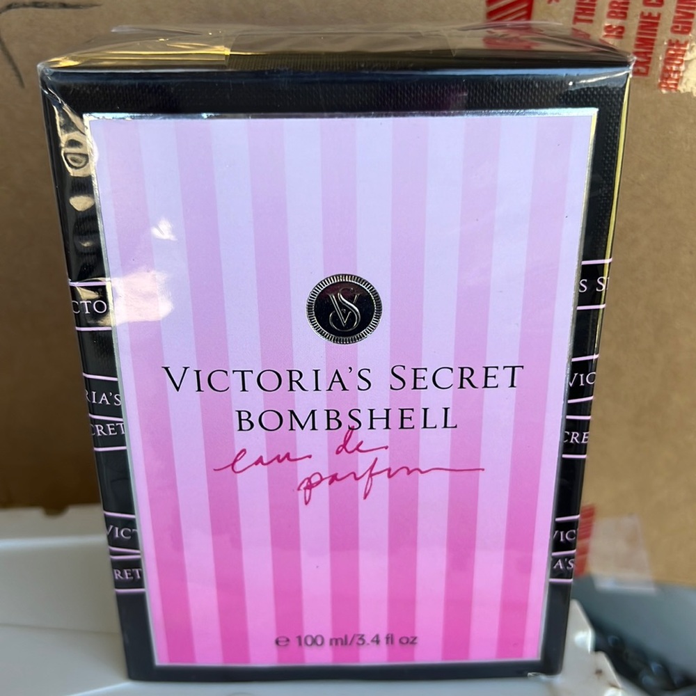NIB Victoria’s Secret Bombshell lay de perfume.  Never opened.